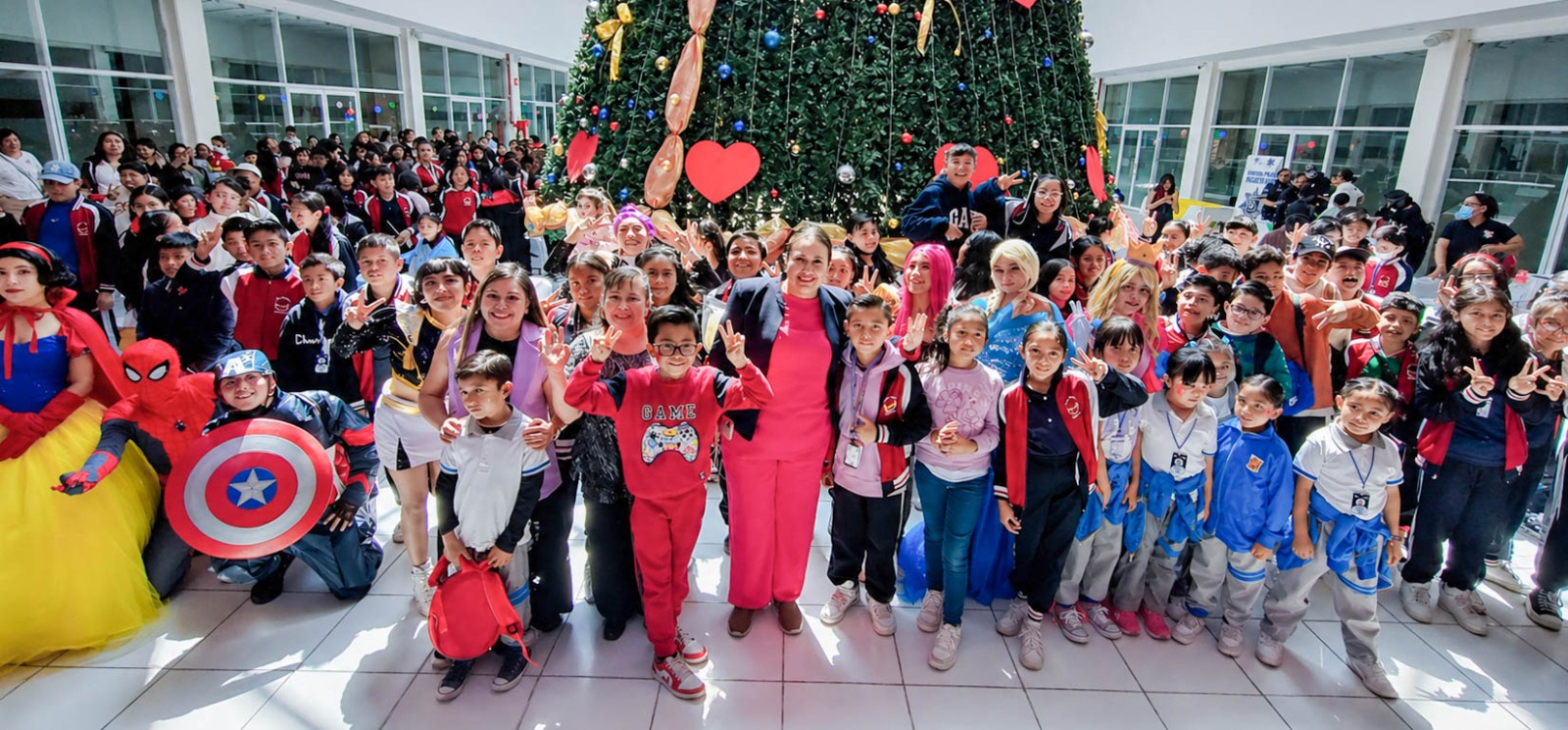 Gobierno de Blanca Angulo celebra en grande a niñas y niños de Chiautempan